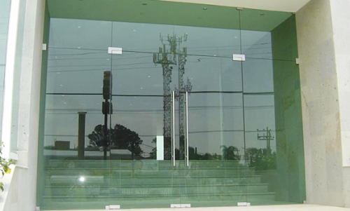 Cửa kính cường lực 1